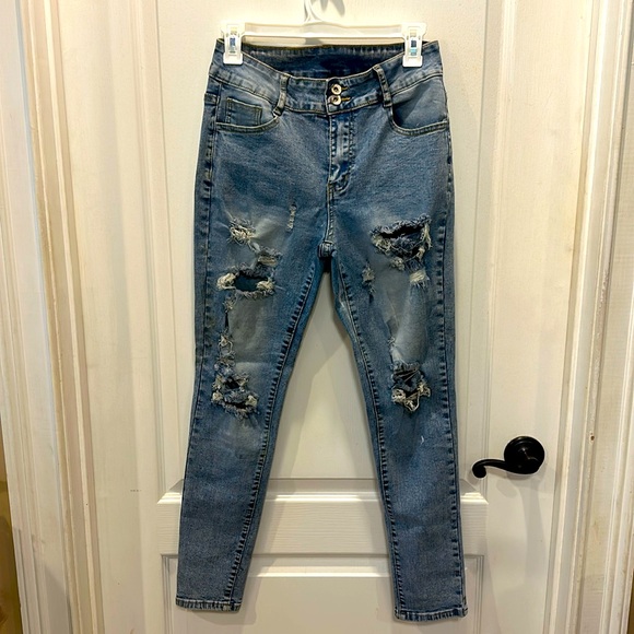 Women’s stretch distressed jeans size 4 - Picture 1 of 3